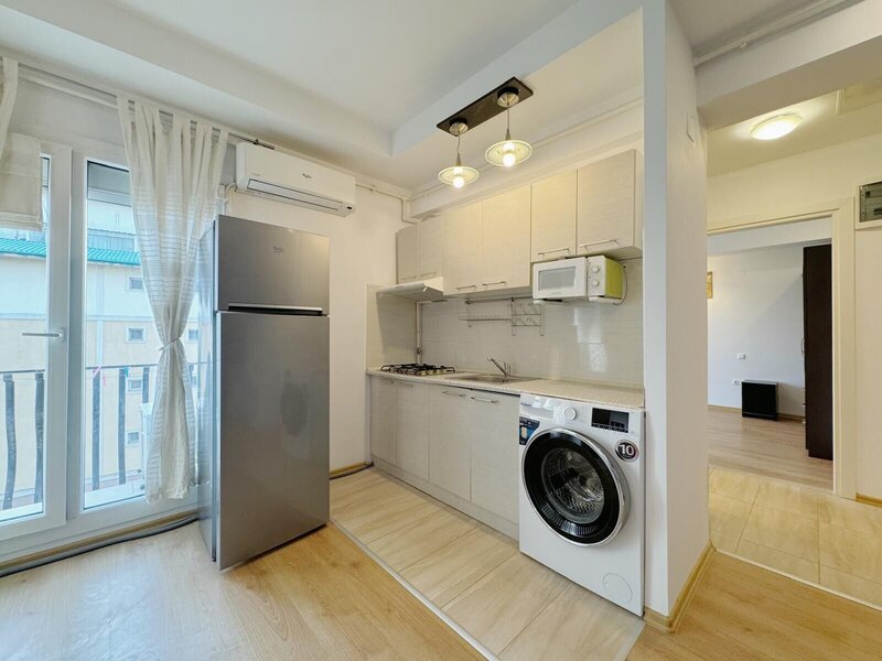 Pipera  Cosmopolis Inchiriere 2 camere   Loc parcare